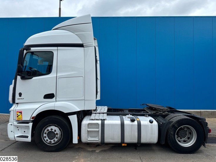 Mercedes Actros 1842