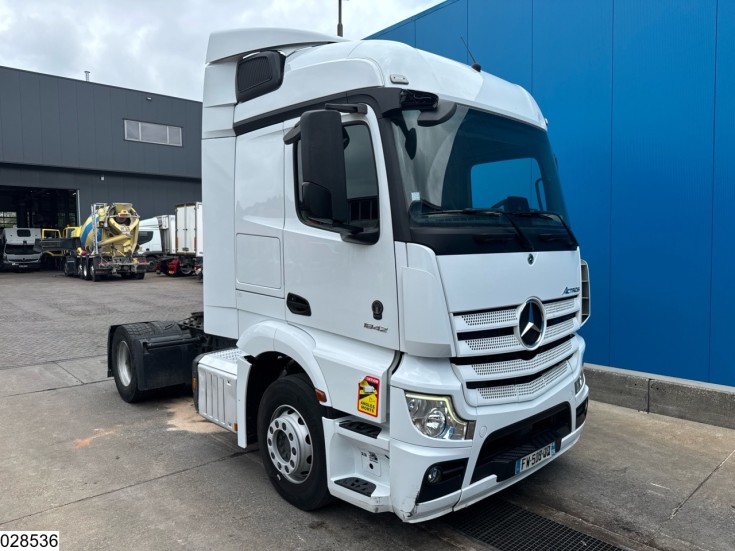 Mercedes Actros 1842