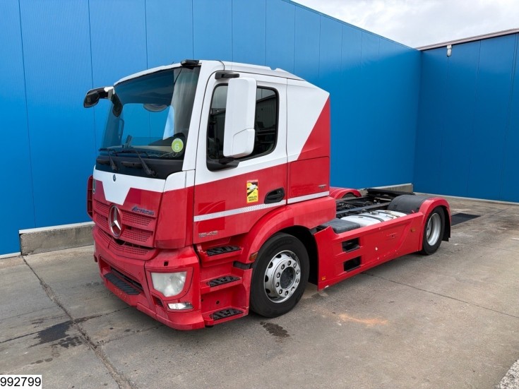 Mercedes Actros 1843