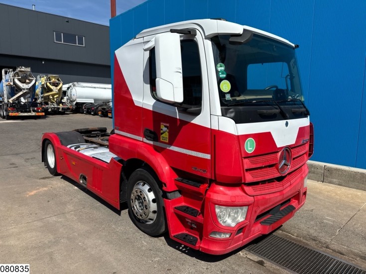 Mercedes Actros 1843