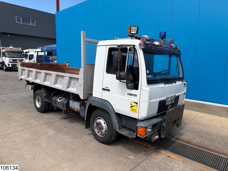 MAN 10 223
