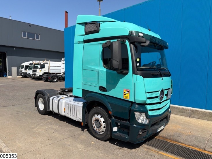 Mercedes Actros 1848