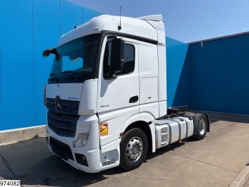 Mercedes Actros 1843