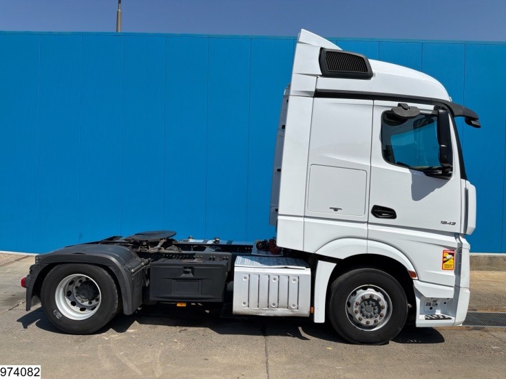 Mercedes Actros 1843