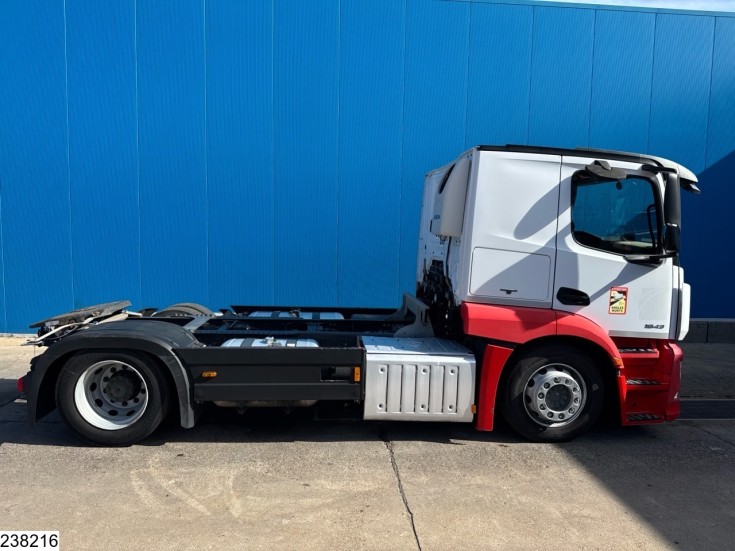 Mercedes Actros 1843
