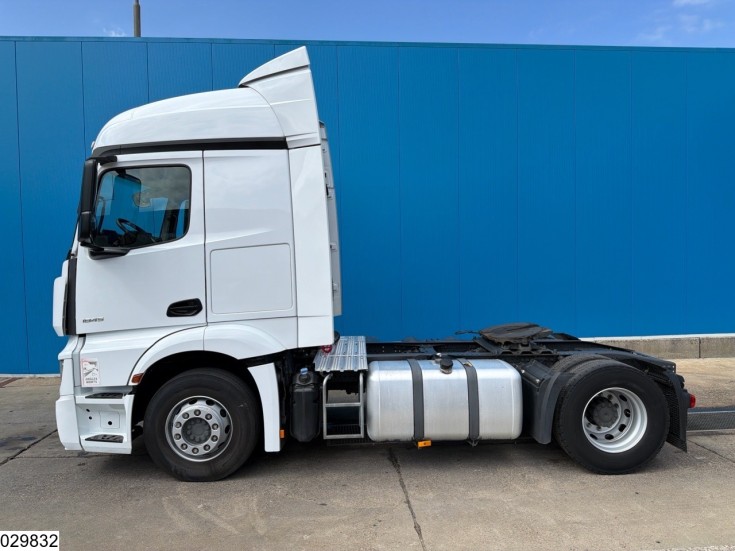 Mercedes Actros 1845