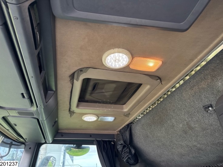 Scania P 450