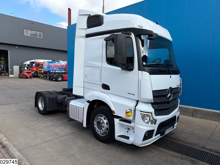 Mercedes Actros 1845