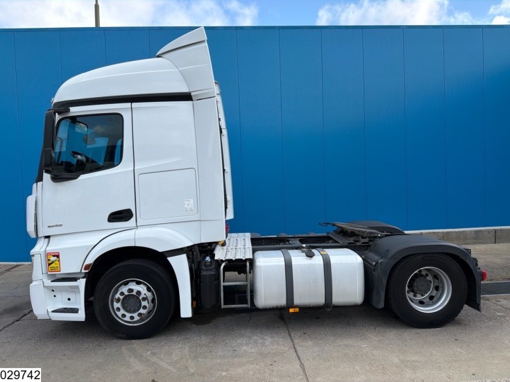 Mercedes Actros 1845