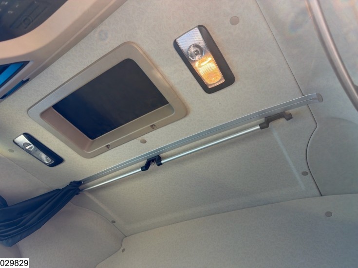 Mercedes Actros 1845