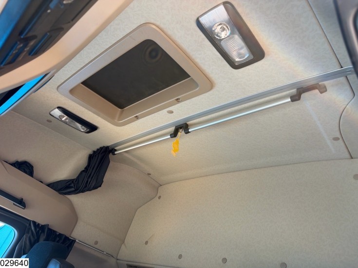 Mercedes Actros 1845