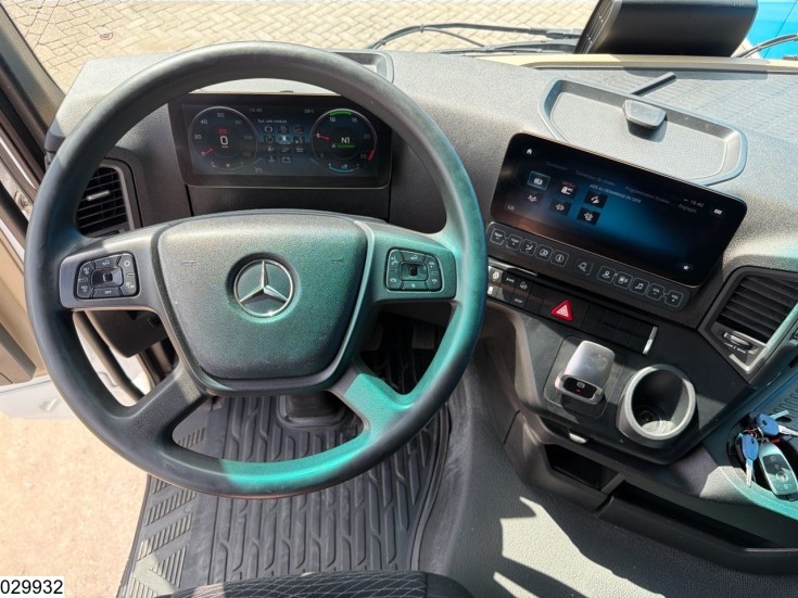 Mercedes Actros 1845