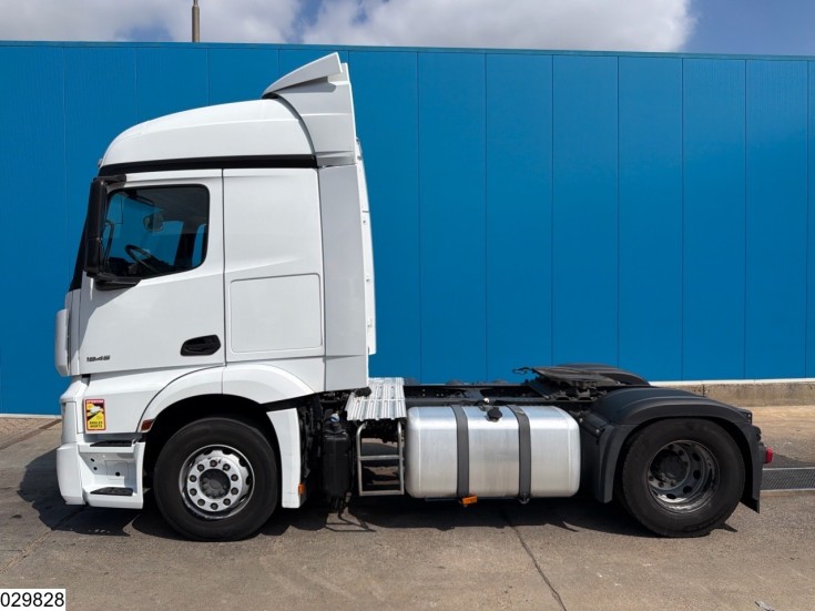 Mercedes Actros 1845
