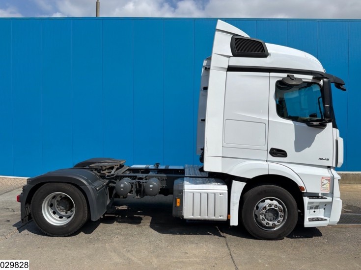 Mercedes Actros 1845