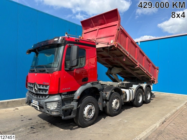 Mercedes Arocs 3243