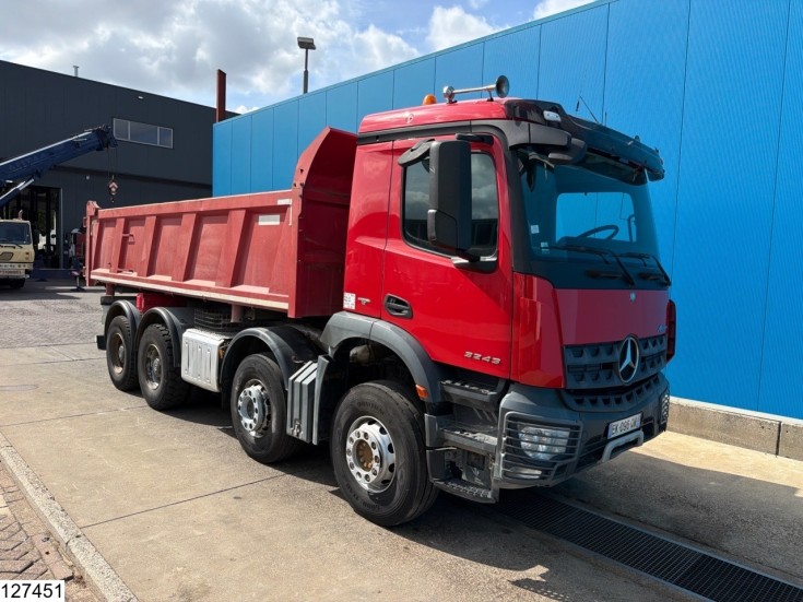 Mercedes Arocs 3243