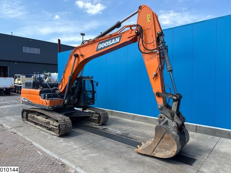 Doosan DX300LC-7