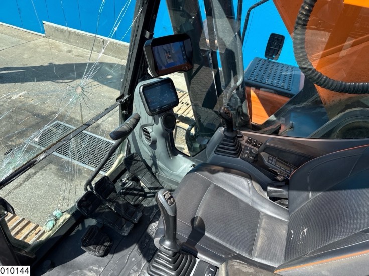 Doosan DX300LC-7
