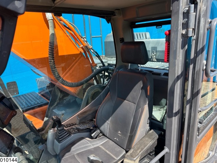 Doosan DX300LC-7