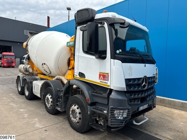 Mercedes Arocs 3236