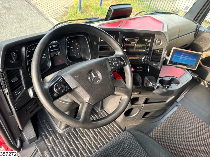 Mercedes Actros 2551