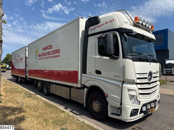 Mercedes Actros 2842