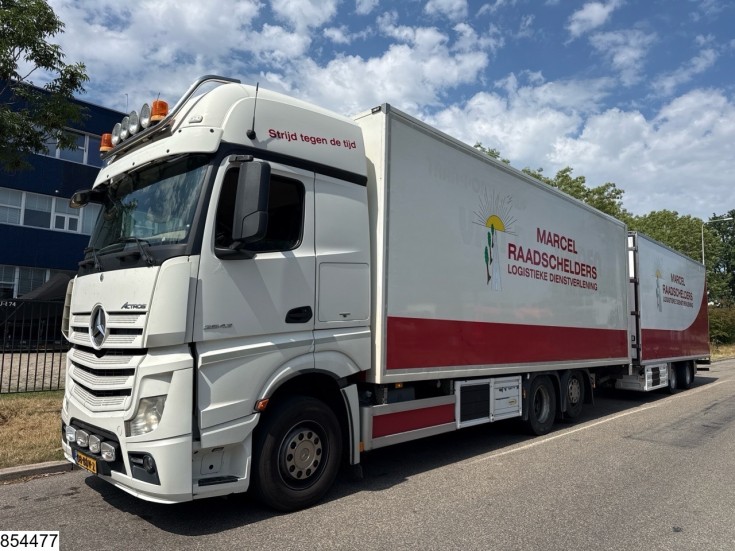 Mercedes Actros 2842