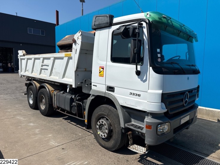 Mercedes Actros 3336