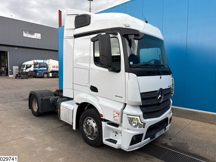 Mercedes Actros 1845