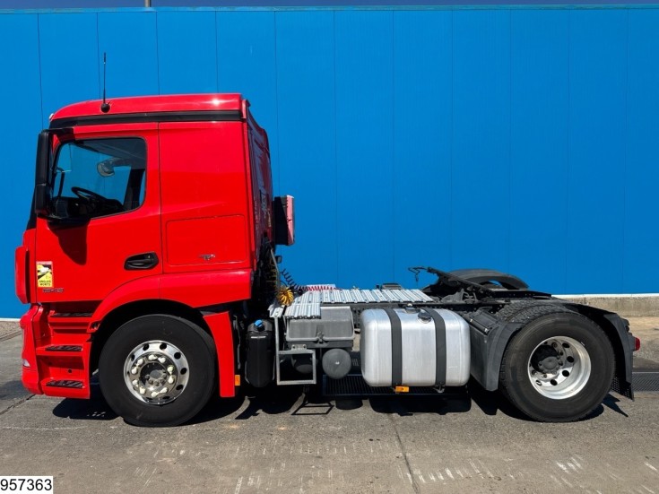 Mercedes Actros 1843
