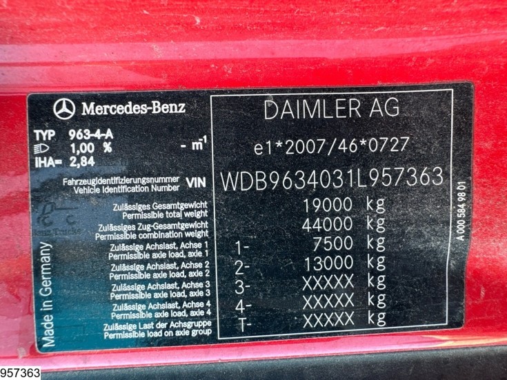 Mercedes Actros 1843