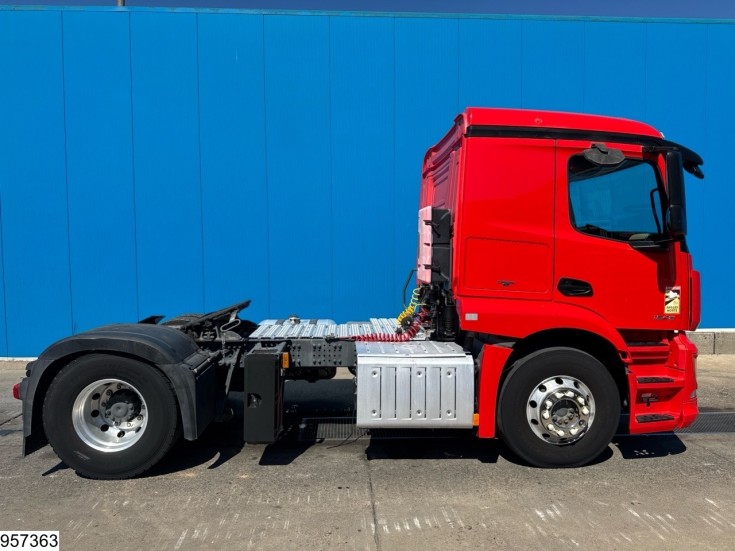Mercedes Actros 1843