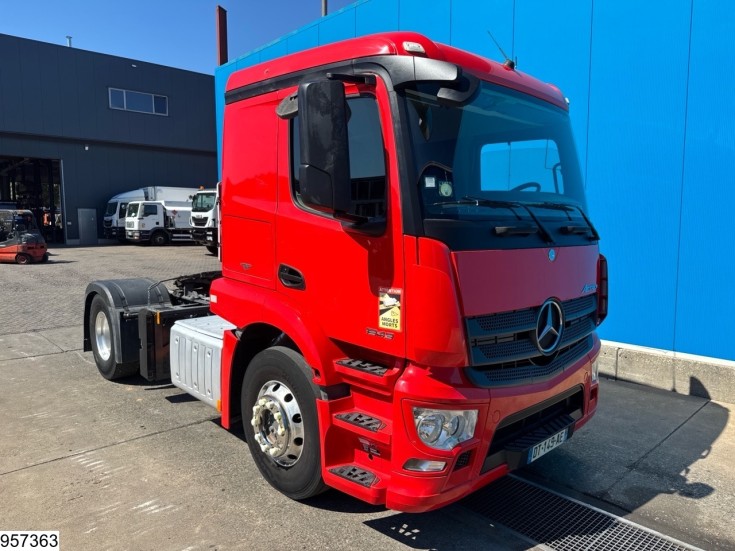 Mercedes Actros 1843