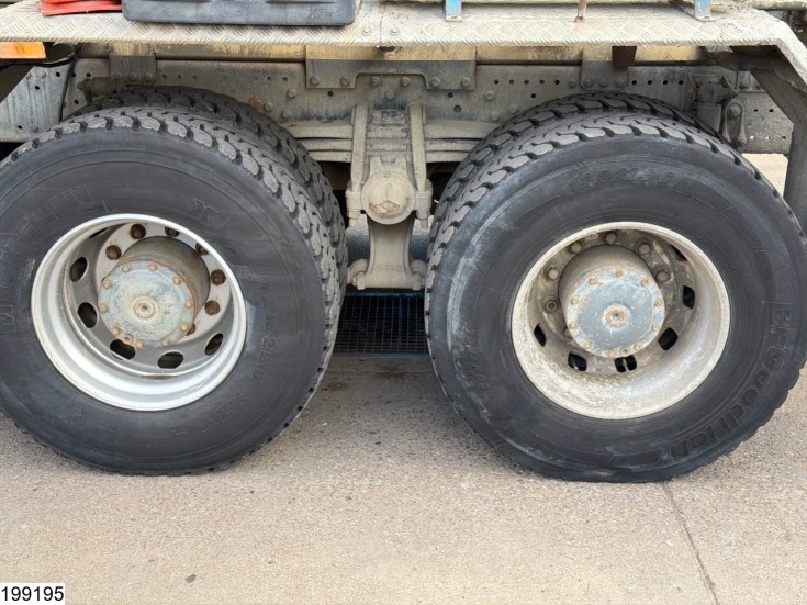 Mercedes Actros 3236