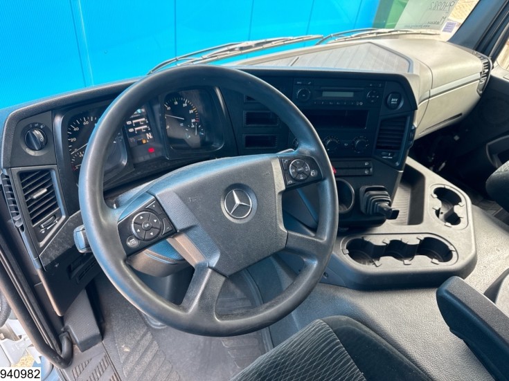 Mercedes Antos 1827