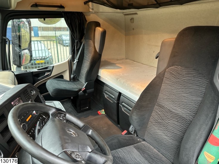 Mercedes Actros 2548