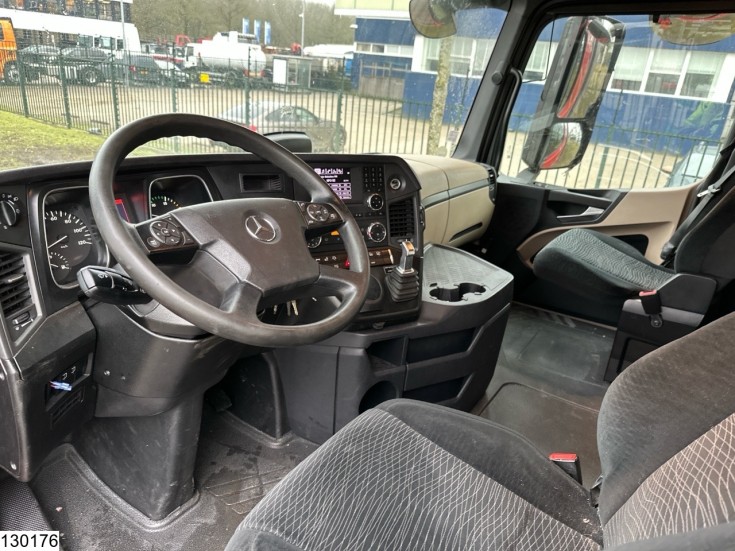Mercedes Actros 2548