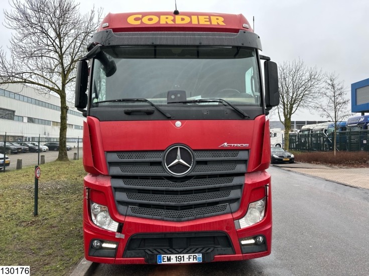 Mercedes Actros 2548