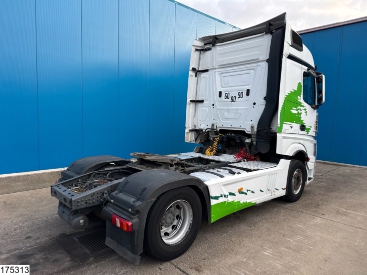 Mercedes Actros 1845