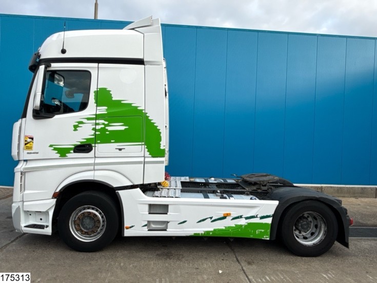 Mercedes Actros 1845