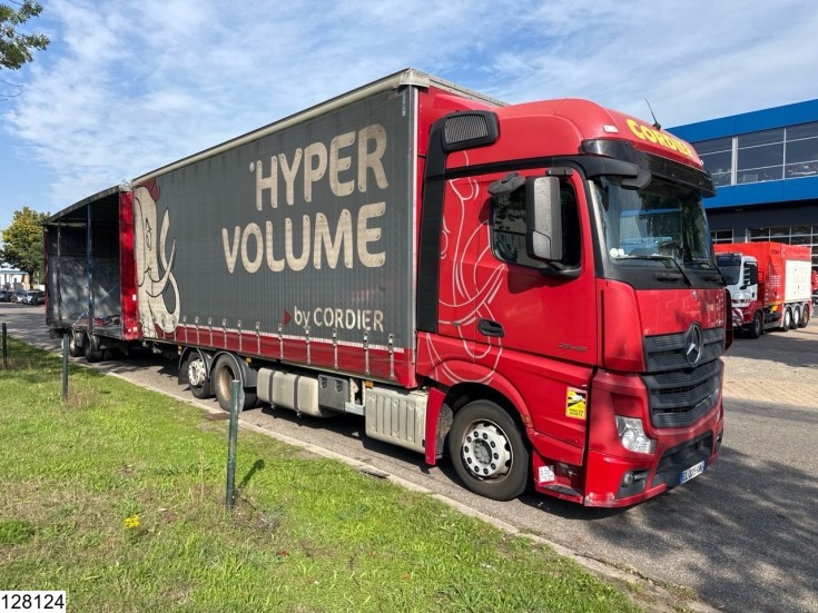 Mercedes Actros 2548