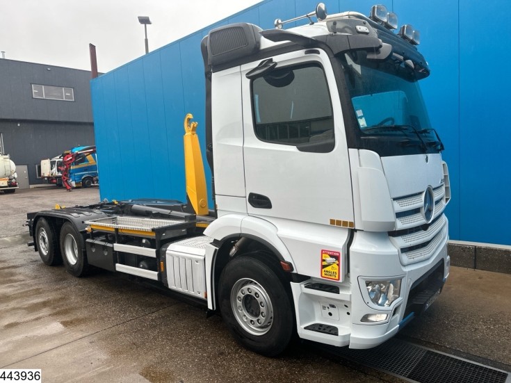 Mercedes Actros 2548