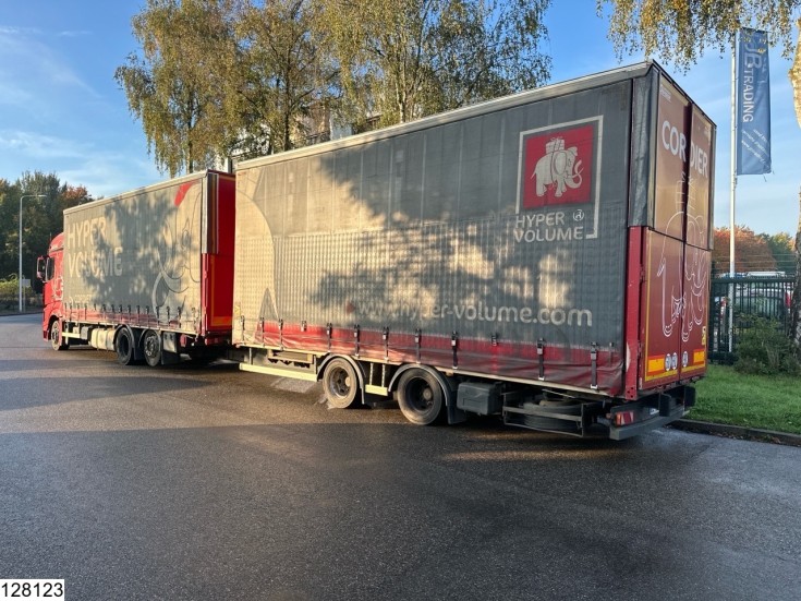 Mercedes Actros 2548