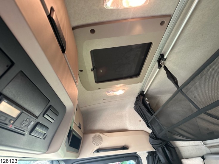 Mercedes Actros 2548