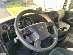 Mercedes Actros 2548