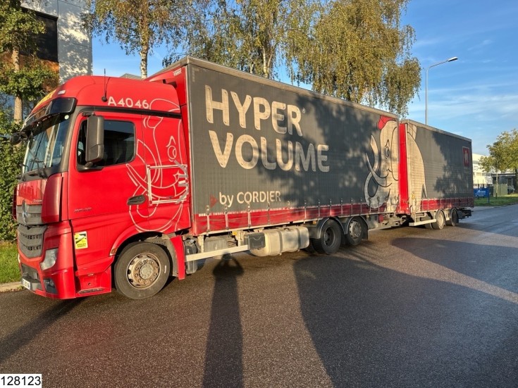 Mercedes Actros 2548
