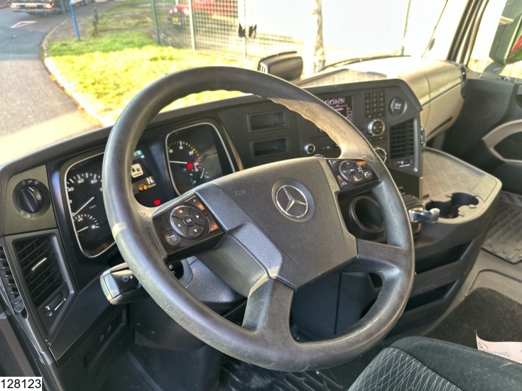 Mercedes Actros 2548
