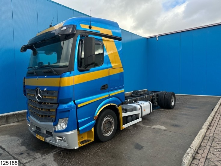 Mercedes Actros 1843