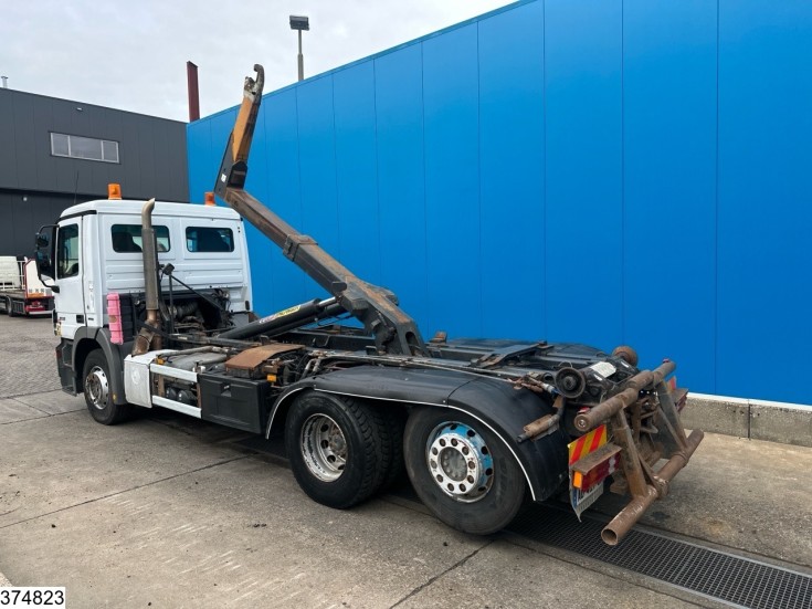 Mercedes Actros 2532