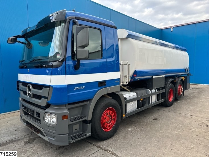Mercedes Actros 2532